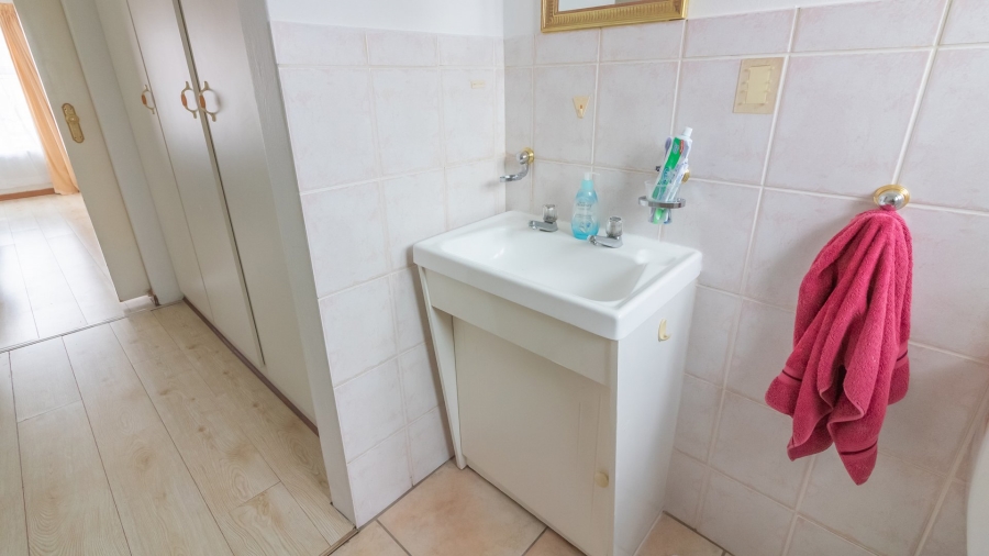 3 Bedroom Property for Sale in Kroonheuwel Free State